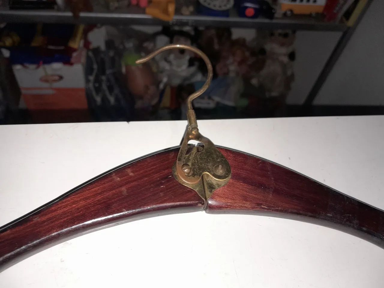 Cabide de madeira antigo