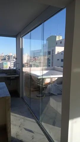 Fechamento de área em vidro temperado sob medida  - Foto 2