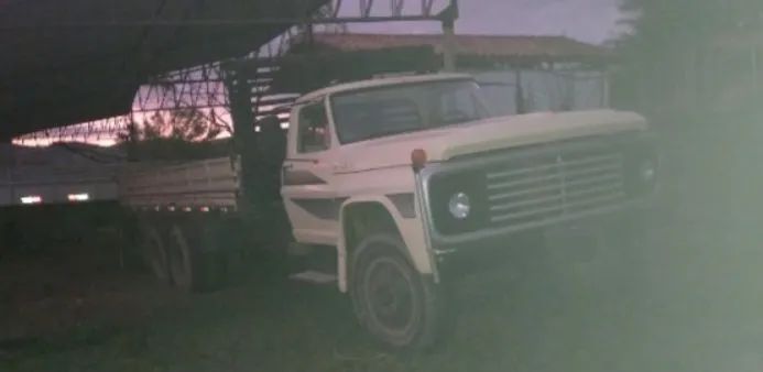Excelente Caminhão F-7000 Trucado e Reduzido  *** Trabalhos Pesados  - Foto 6