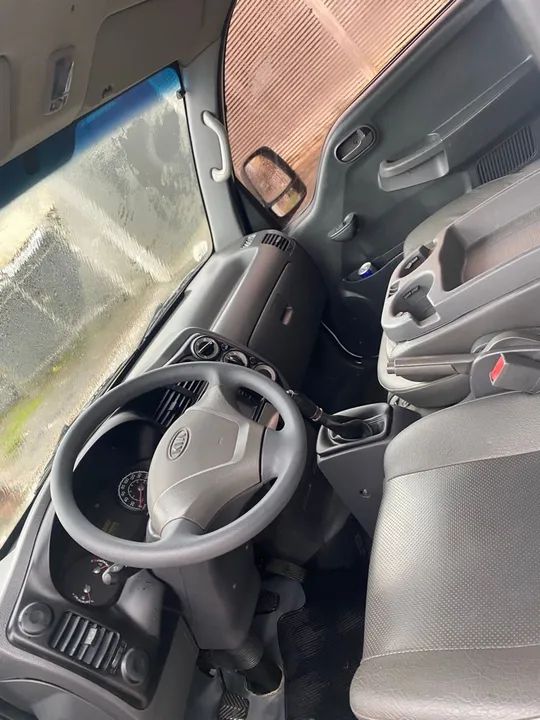 Caminhão Baú Kia Bongo - Ótimo estado! - Foto 4