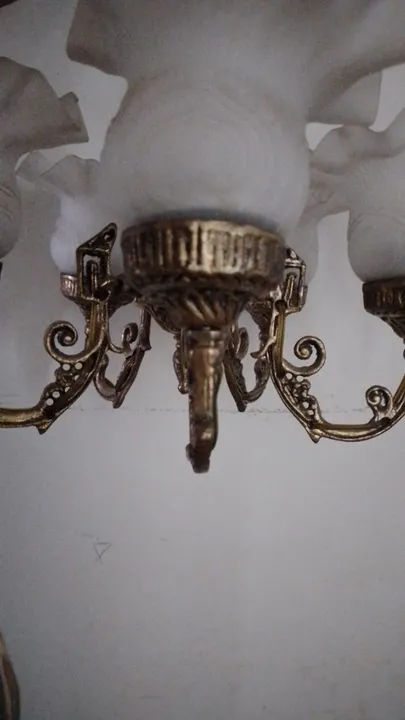 Luminária em bronze, modelo antiguidade