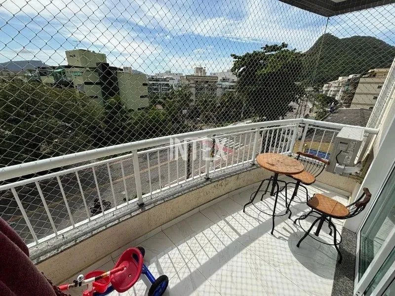 Imóvel à venda em Niterói-RJ: Cobertura de 2 quartos, 1 suíte, 172m² em Itaipu. Aproveite!