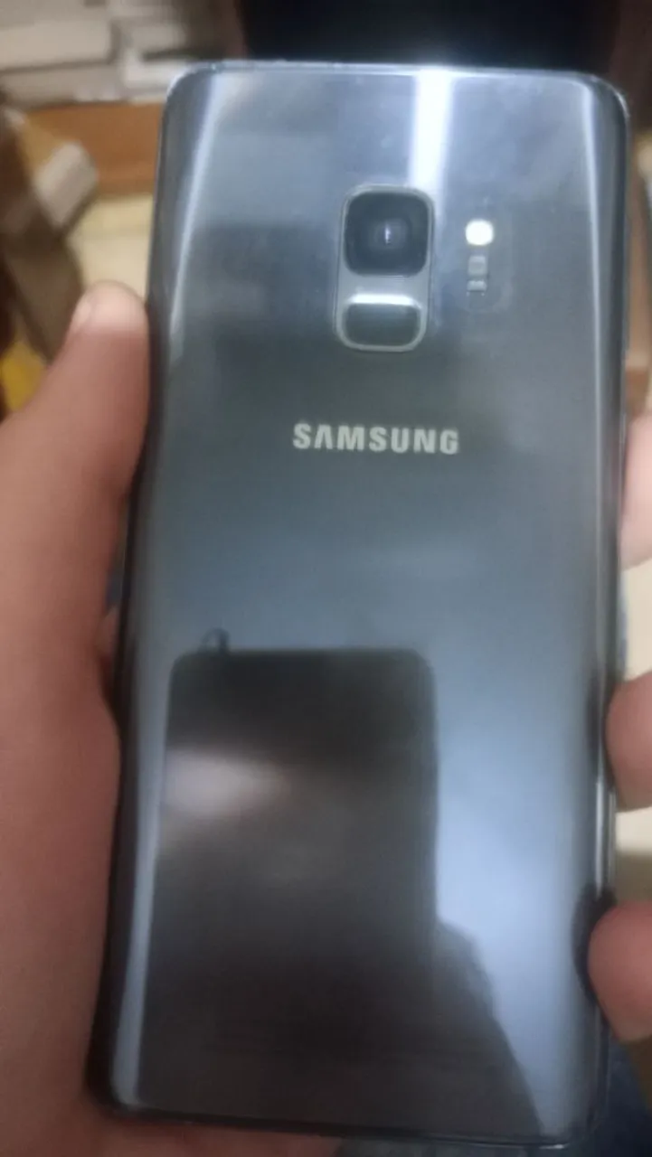 Vendo Samsung S9 defeito no display, aberto a negociação.