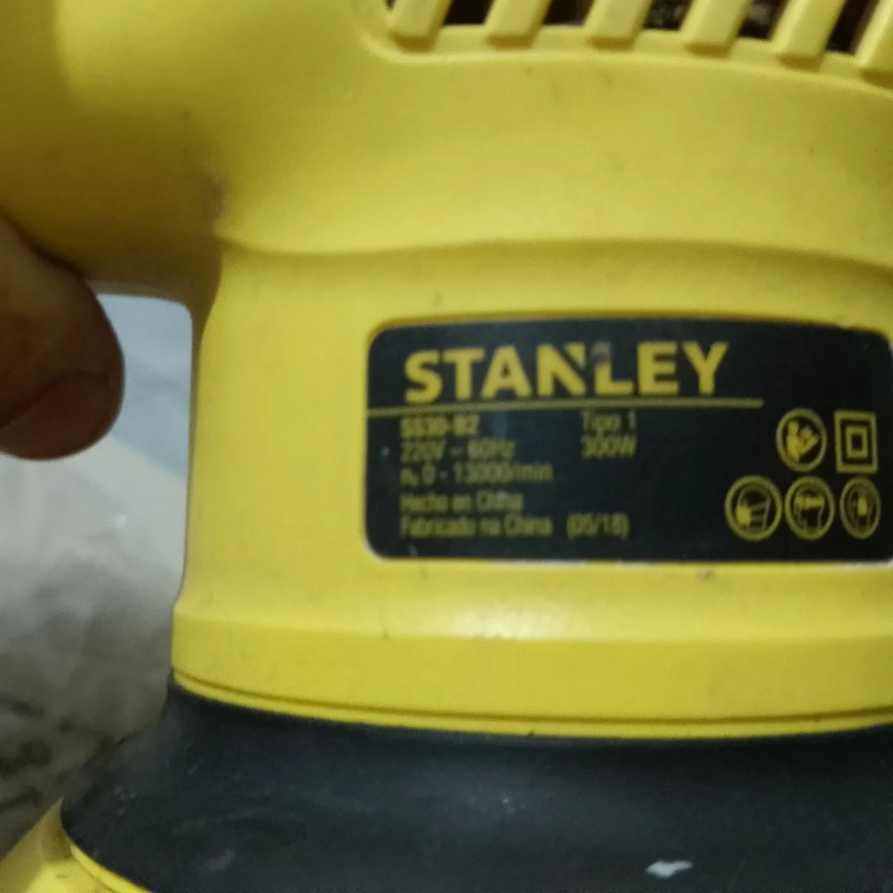 Lixadeira Orbital STANLEY 