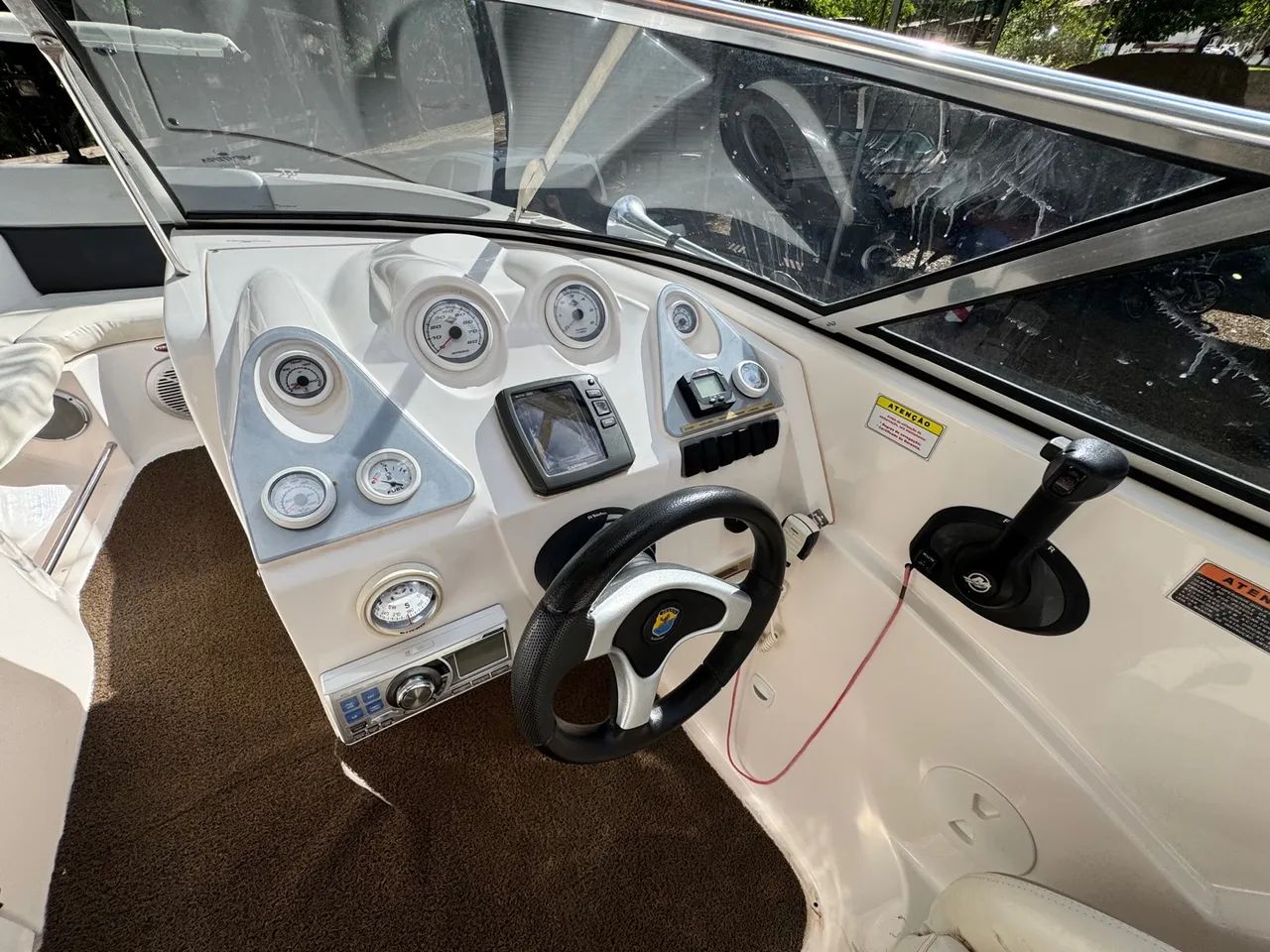 Lancha Ventura V250 Comfort Mercruiser V8 350 MAG 2012 - Foto 13