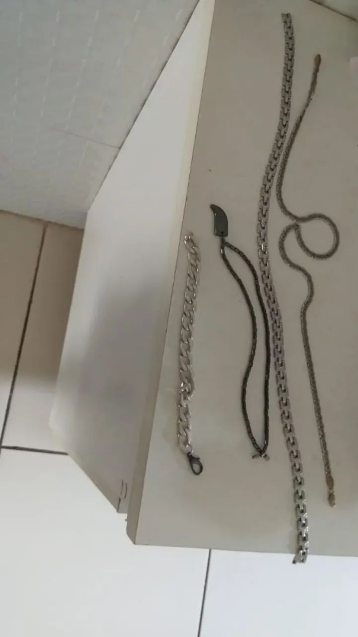 Vendo umas peças por 100 reais ou troco em um violão 