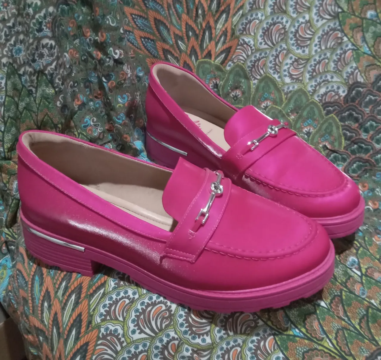Sapatos Loafer Rosa Vibrante - Elegância e Conforto!