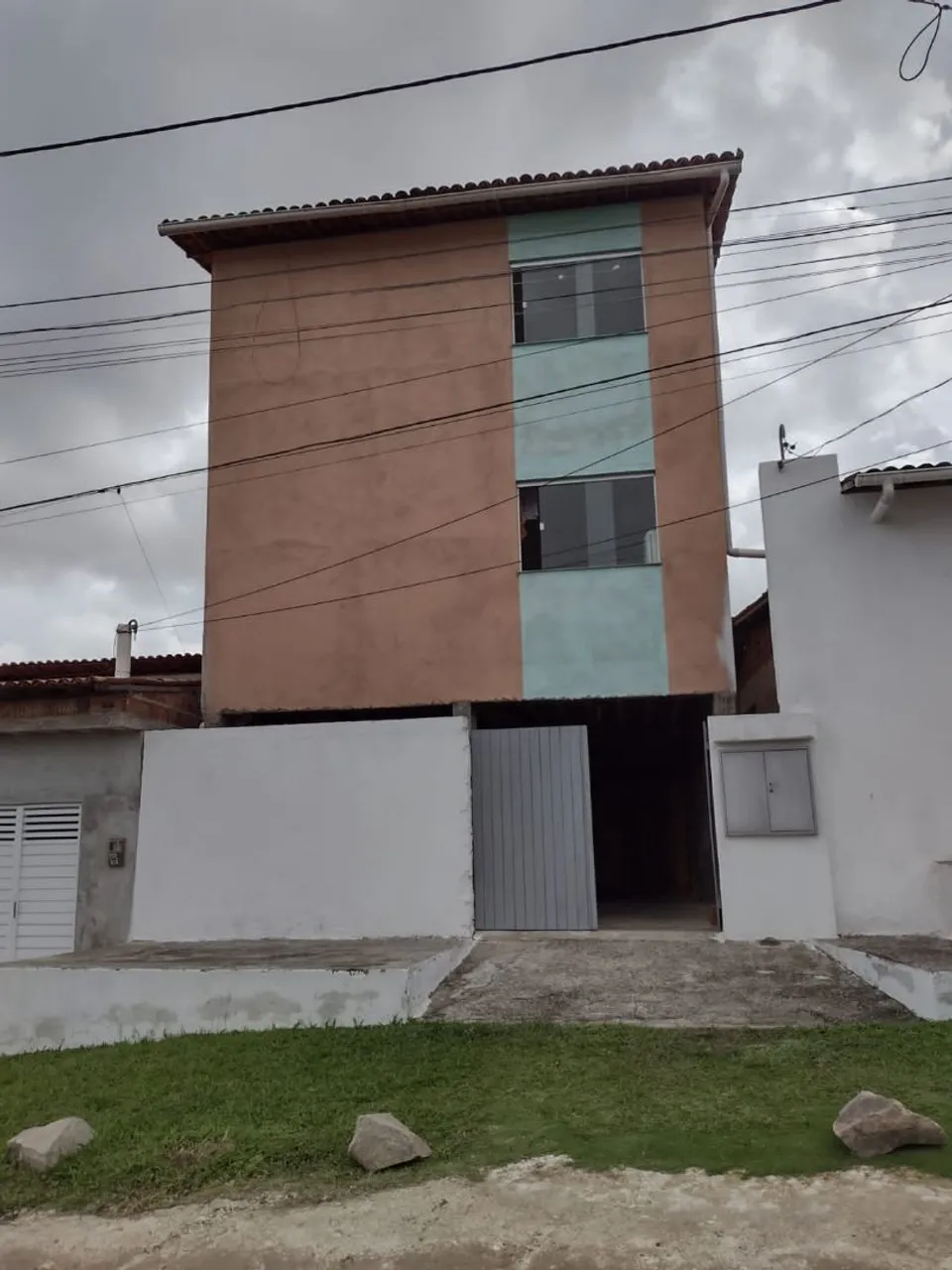 Apto no Pajuçara próx. da madeireira Paraná Pompéia