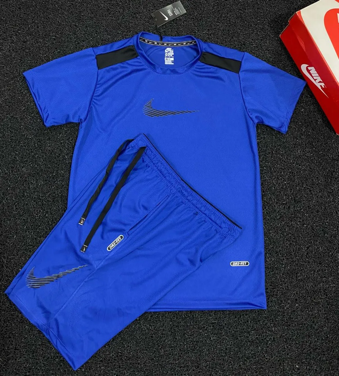 Conjunto Nike Dri-Fit Azul - Camiseta e Short pontuação disponível p.m.g.ggs