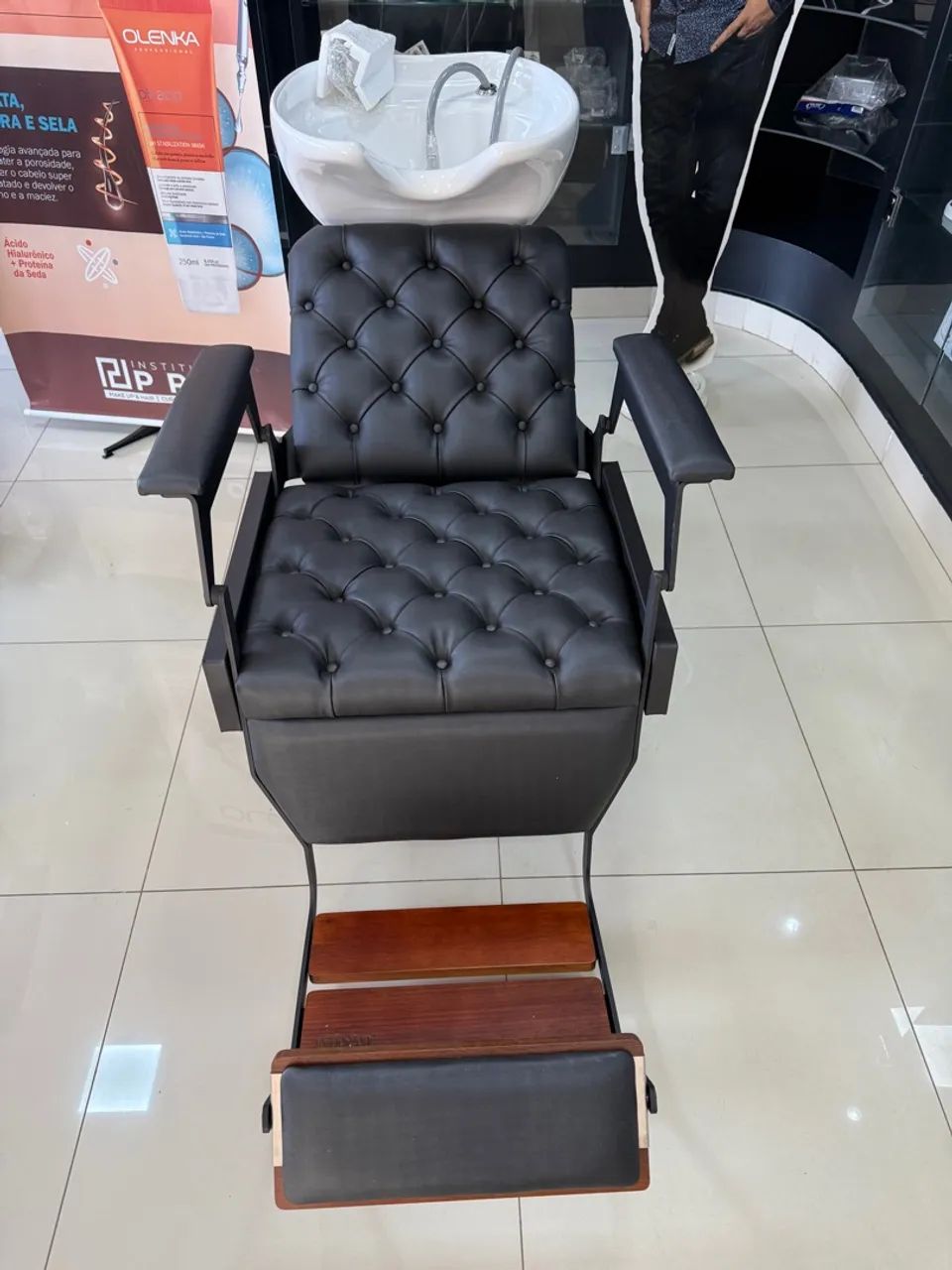 Lavatório HAWK com Capitonê e Cuba de porcelana - Foto 3