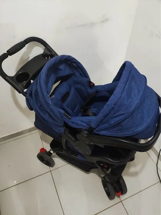 Carrinho de bebê com bebê conforto Cosco kids - Usado-
