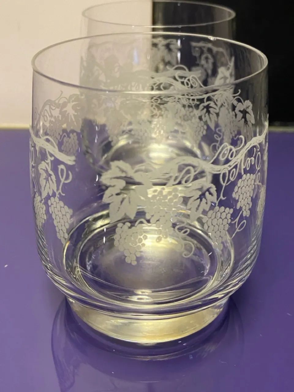 Conjunto de 02 Copos Decorativos com Detalhes de Uvas - Foto 3