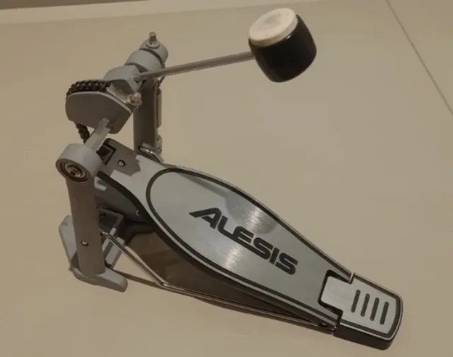 Pedal bateria alesis