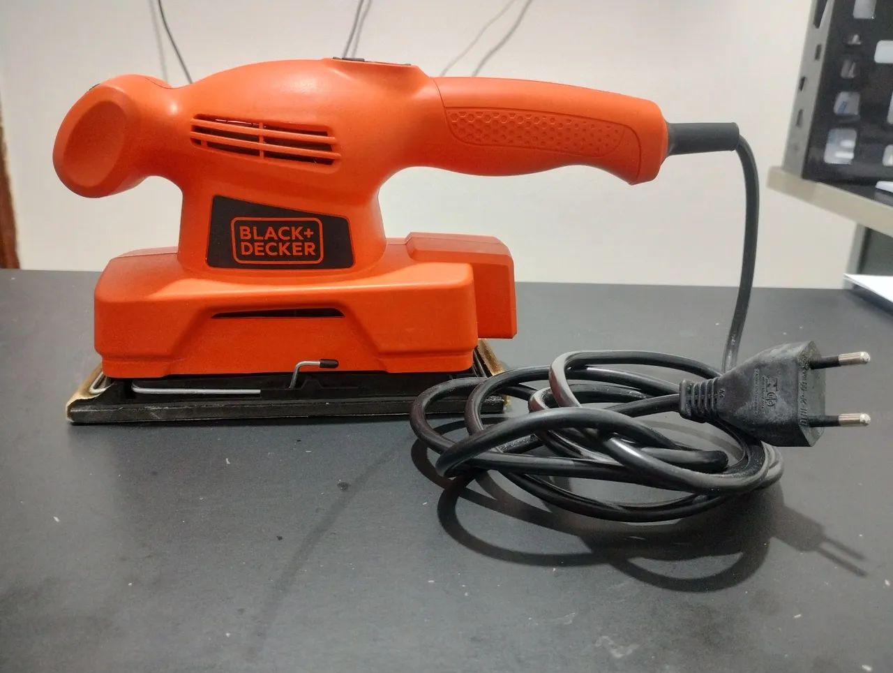 Vendo lixadeira Black + Decker  - Foto 2