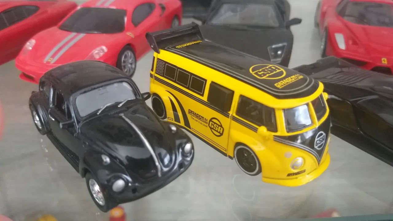Kombi e Fusca VW 1:64