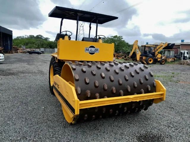 Rolocompacatdor muller Vap70 ano 1981 pé carneiro - Foto 3