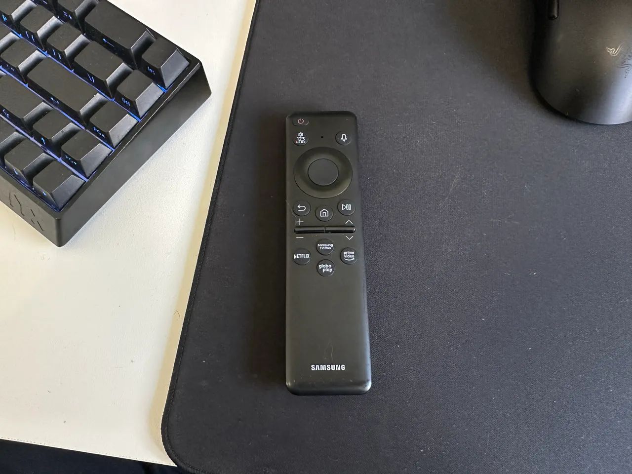 Monitor Samsung odyssey g6 240hz 27 QHD - Foto 4