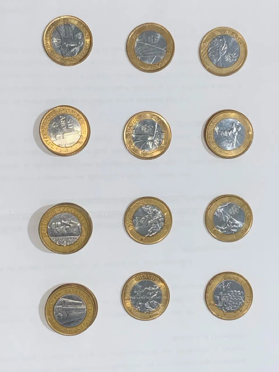 Moedas de coleção, preços variados