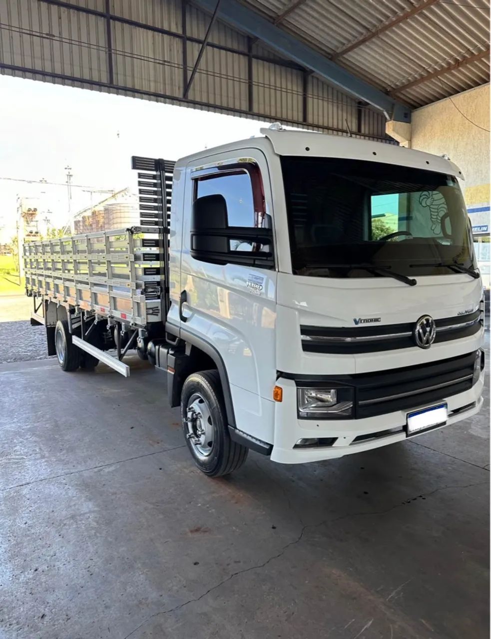 Delivery 11-180 Carroceria 