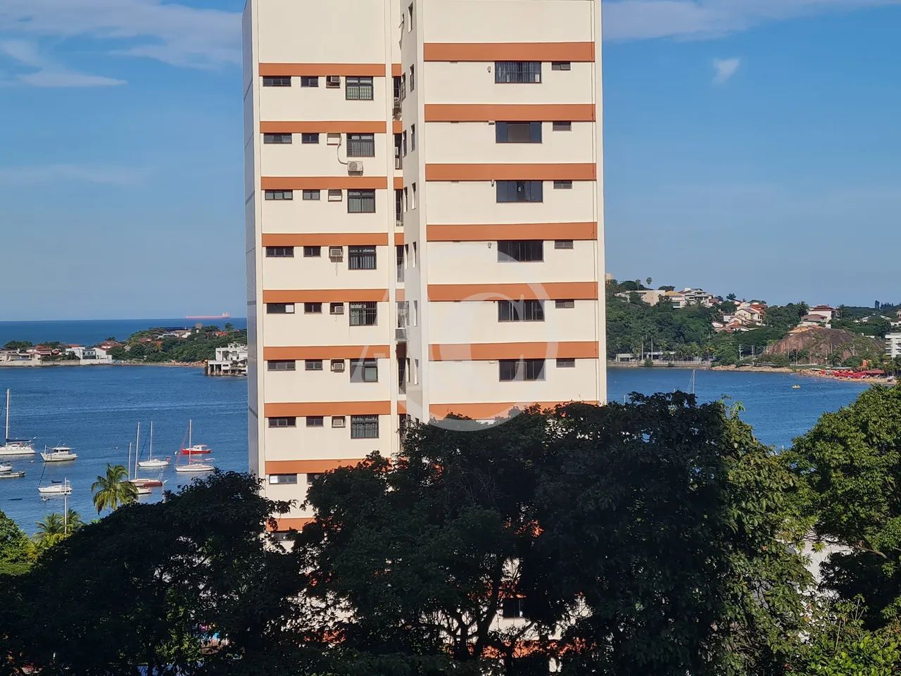 Aluguel de Apartamento de Luxo na Praia do Canto, Vitória-ES: 4 Quartos, 2 Suítes, 3 Vagas
