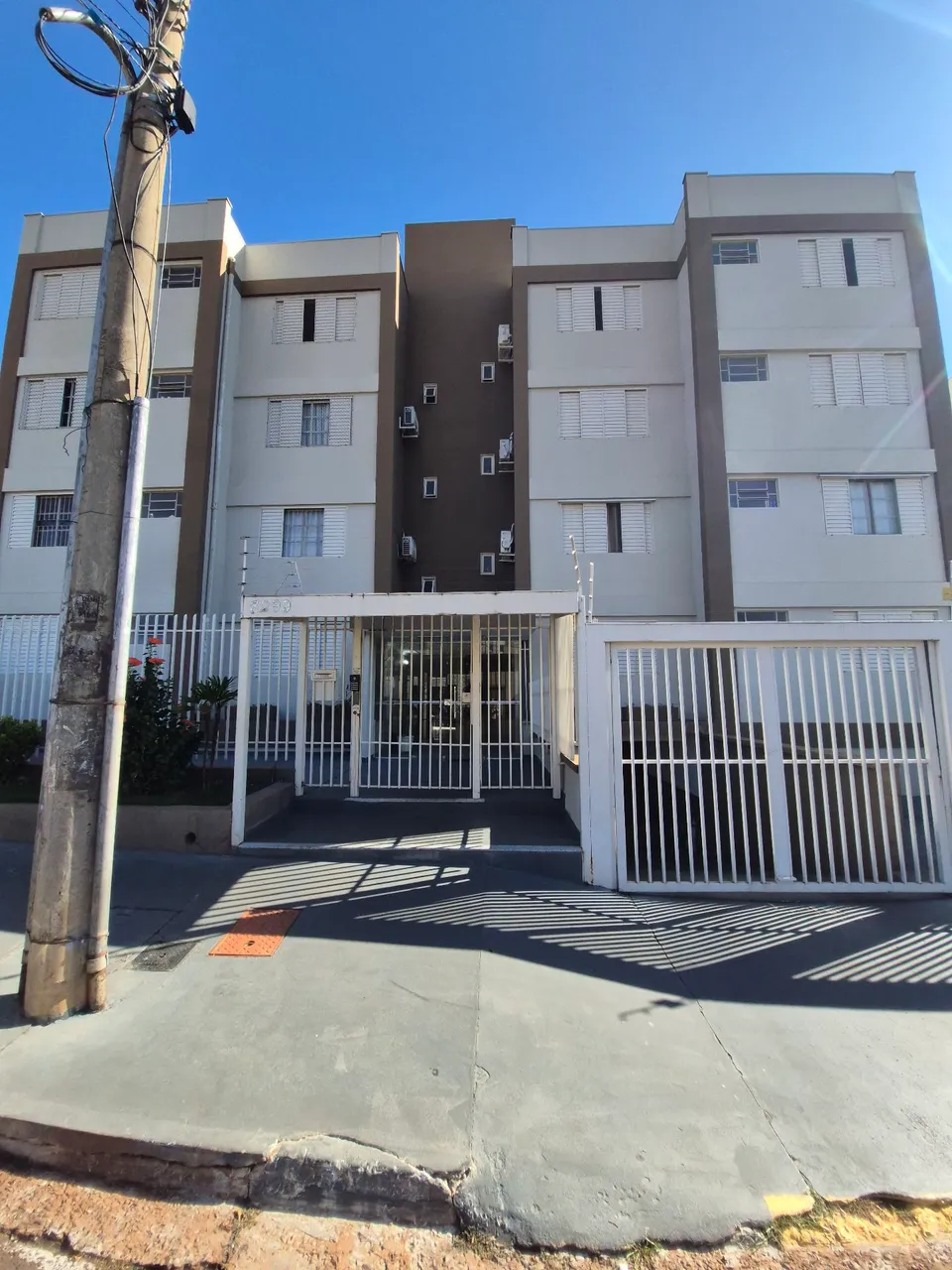 Apto 3 quartos - bairro São Francisco - rico em armários