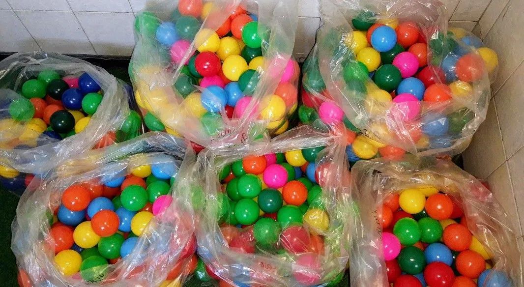 Bolinhas para piscina tamanho 76mm  - Foto 2