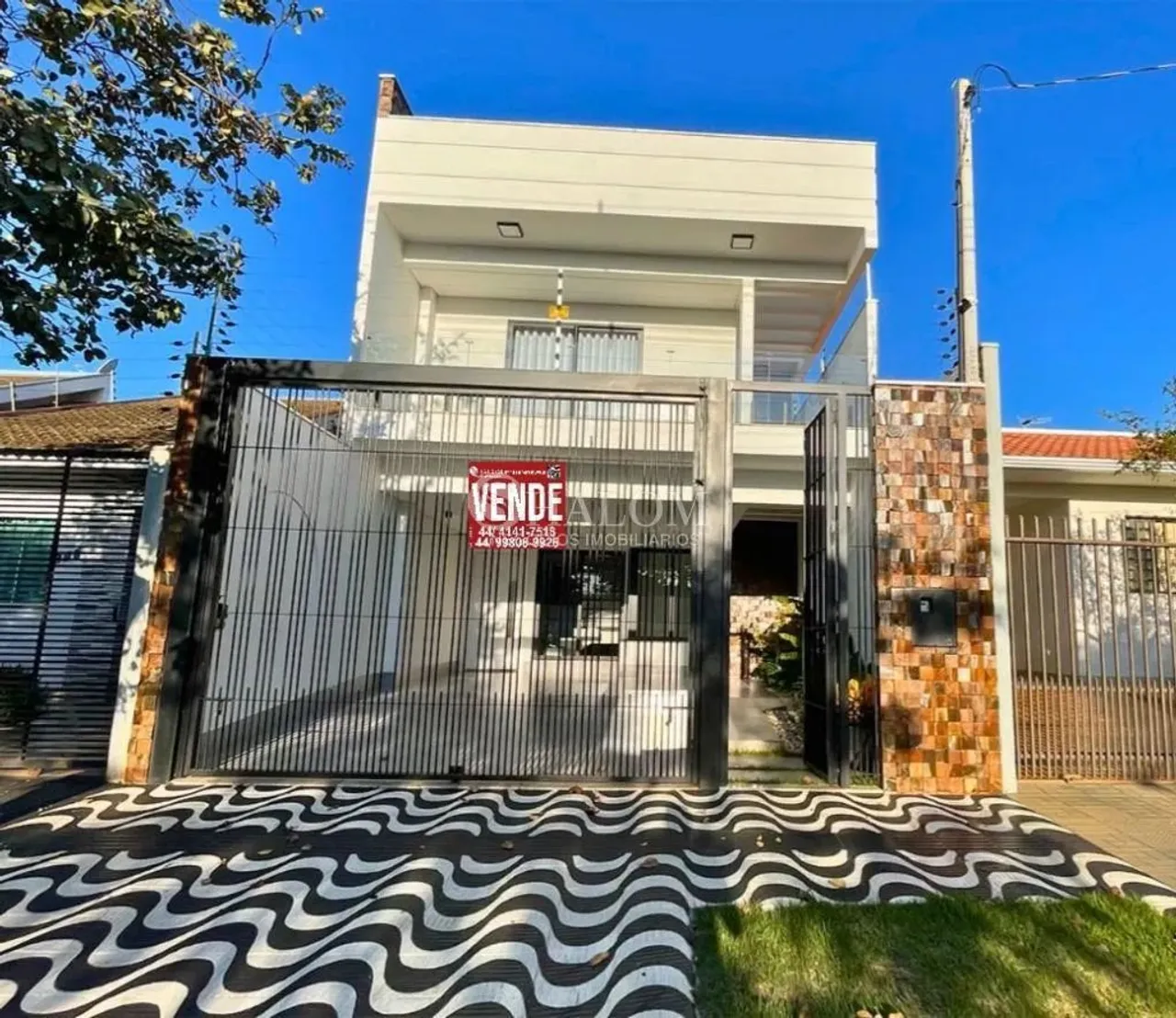 Sobrado à venda em Maringá, Jardim Tóquio, com 3 suítes, com 175 m²