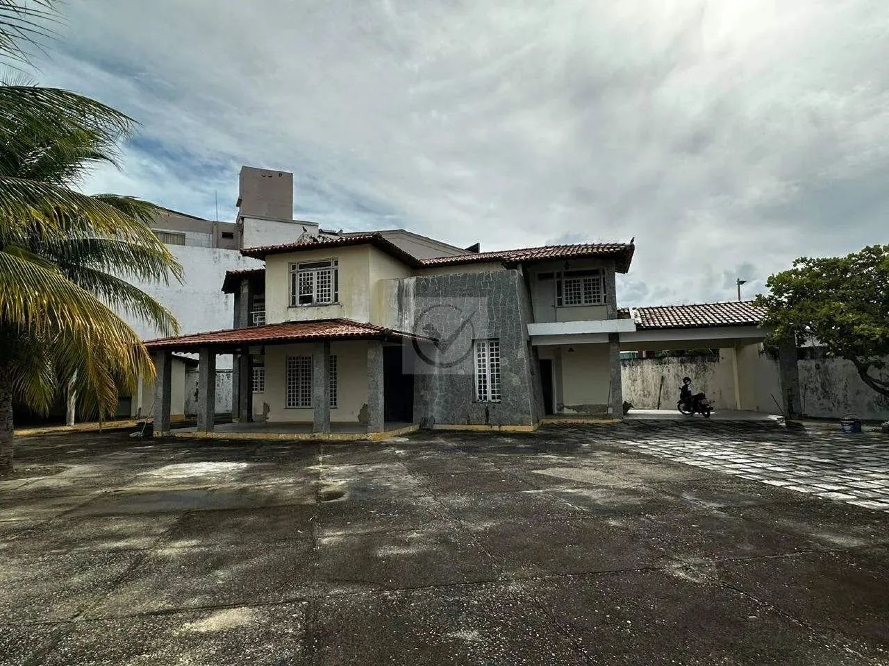Casa Comercial para aluguel, 6 quartos, 4 suítes, 30 vagas, Coroa do Meio - Aracaju/SE