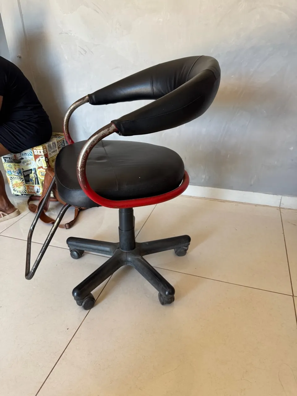 Cadeira para salão Giratória Confortável e Moderna