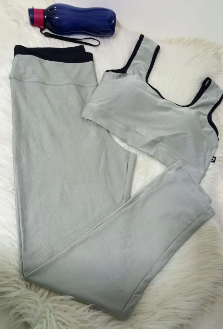 Conjunto de Sutiã e Legging Cinza - Novo tamanho plus Sizi