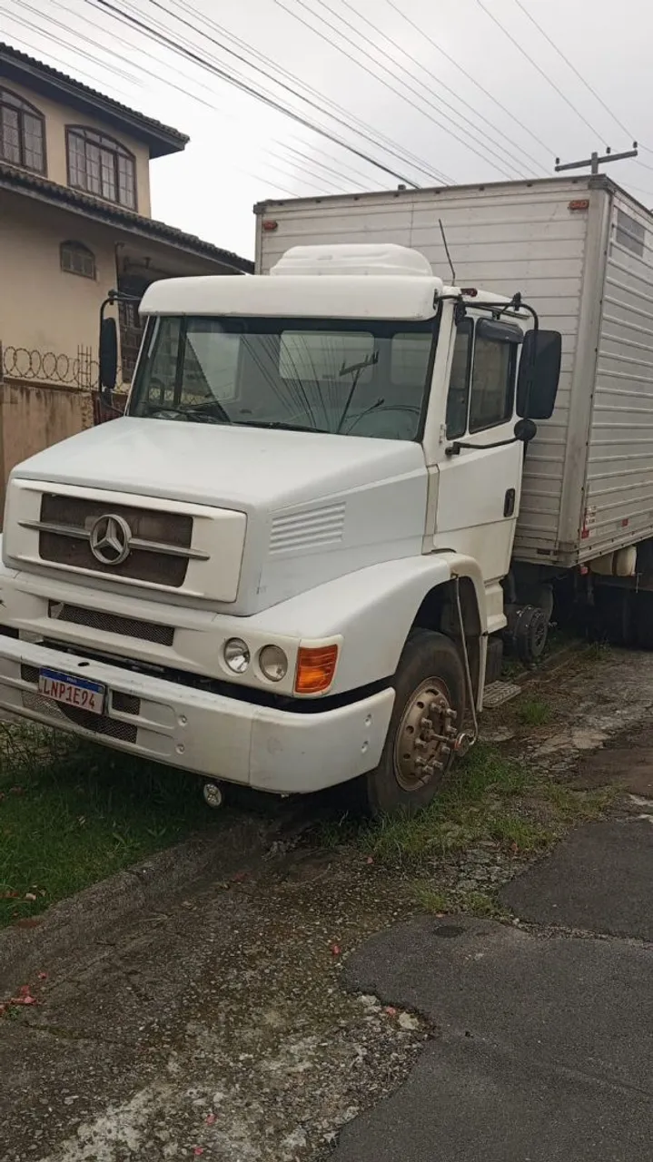 Mercedes 1418 2001 bau 7,49m