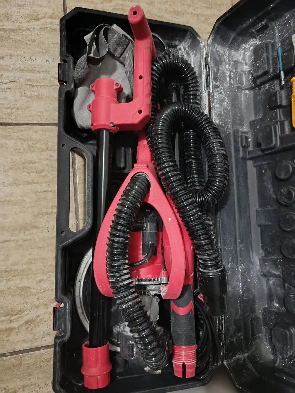 Lixadeira de teto e parede