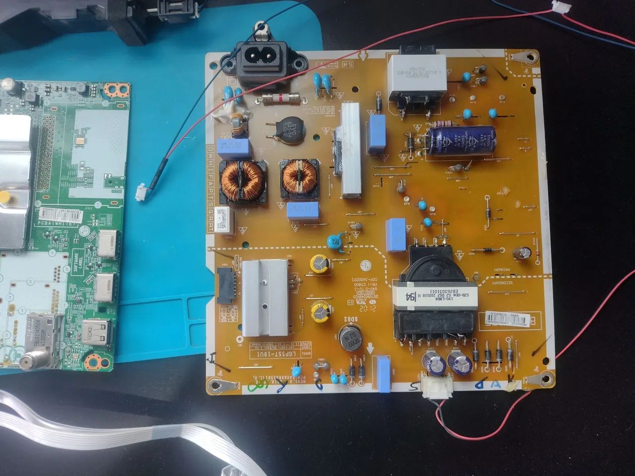 Placa principal, fonte e auto falantes TV LG modelo 55UP7550PSF - Foto 2