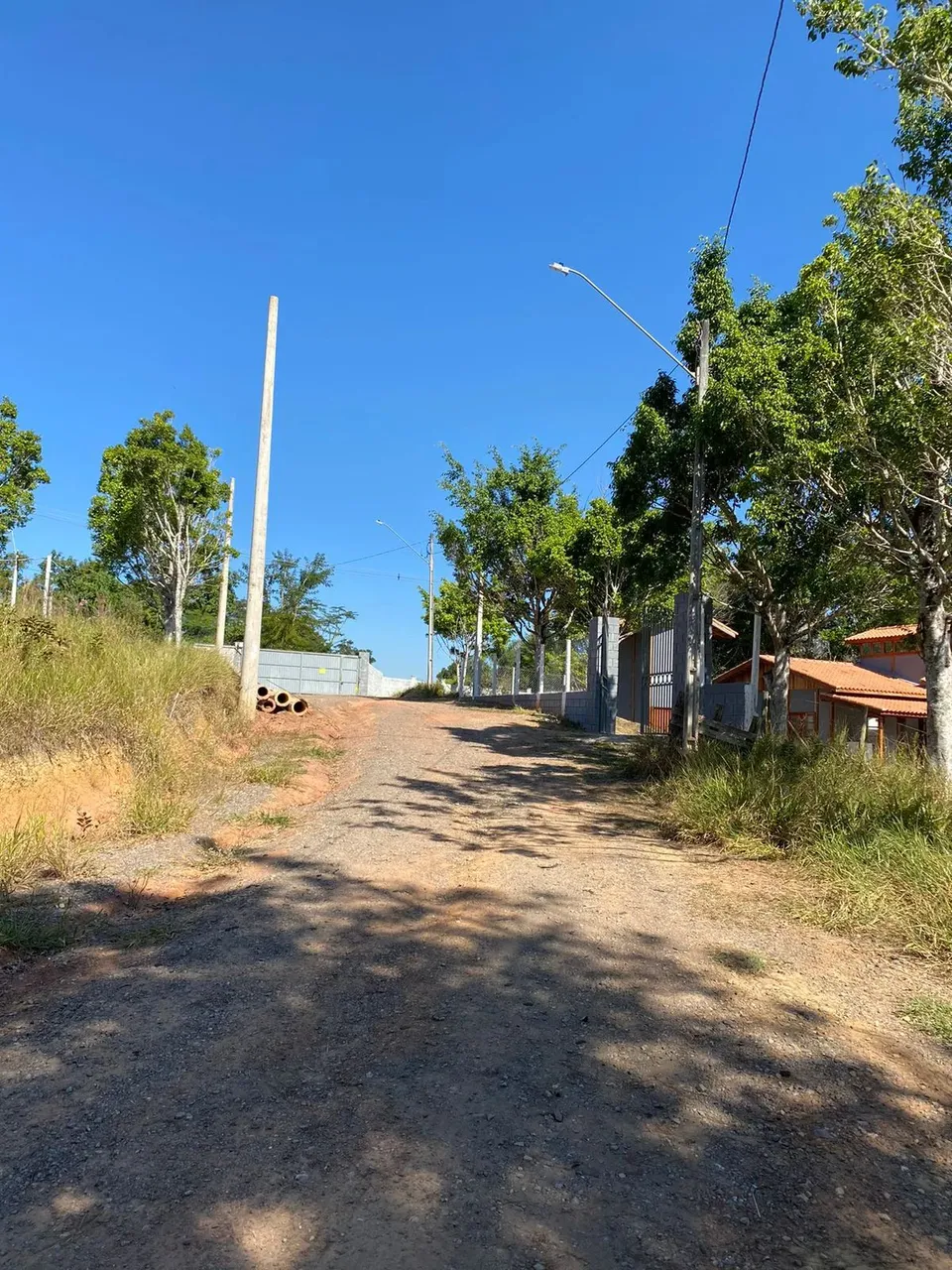 TERRENOS COM TODA INFRAESTRUTURA EM GUARAREMA