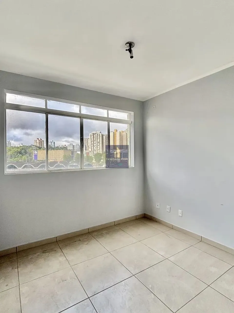 Sala Comercial - Rua Domingos João Ballotim, 46/52 - S. 22