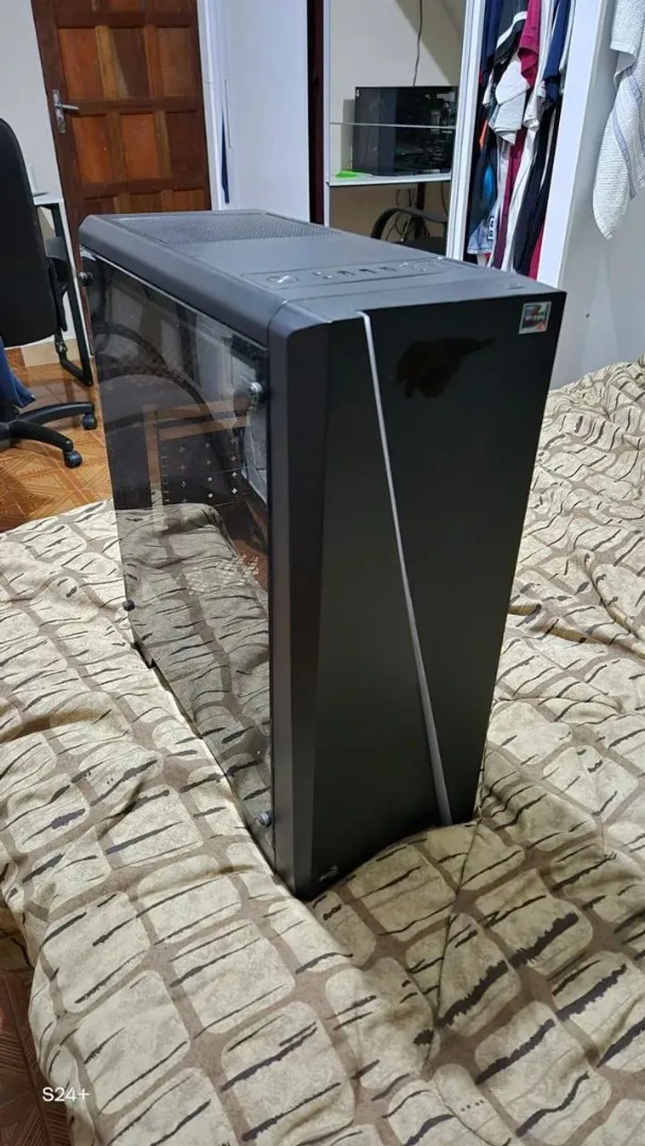 Gabinete Gamer Aerocool Cylon RGB