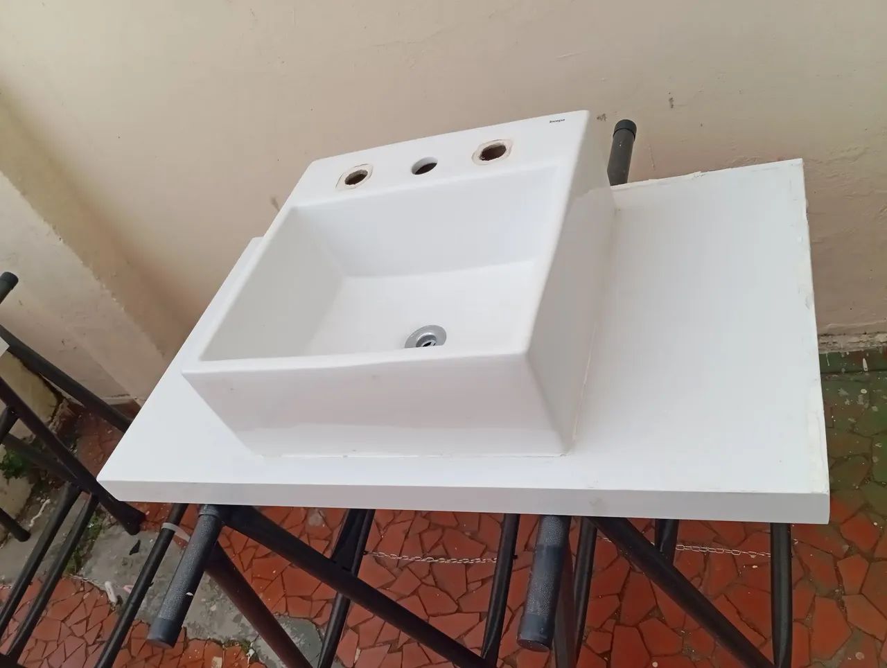 Pia em Quartzo para banheiro linda nova 90 cm x 50 cm.