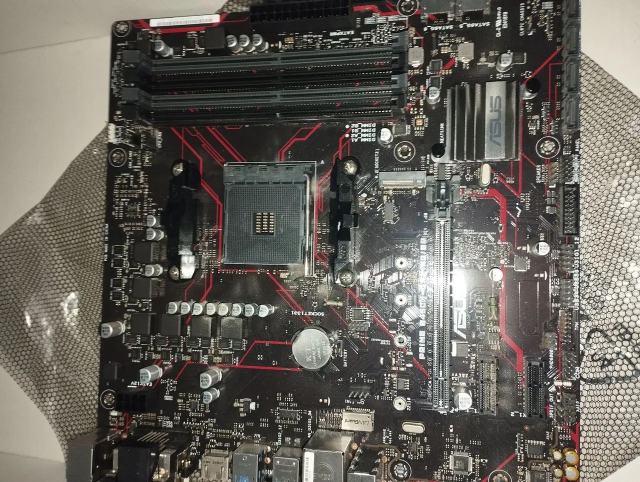 Placa-Mãe Asus b450 com defeito  - Foto 3
