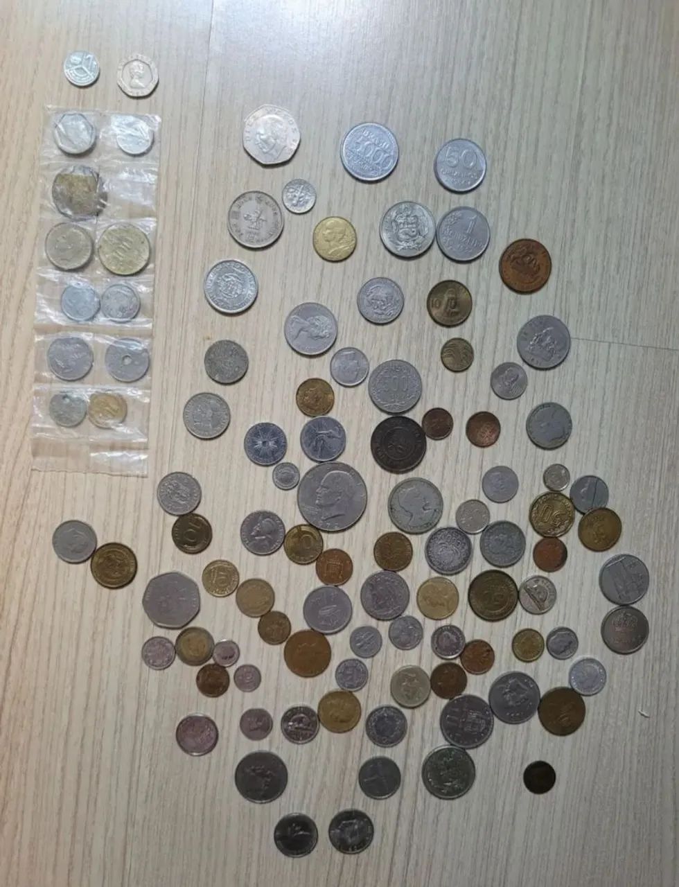 Moedas antigas vendo 