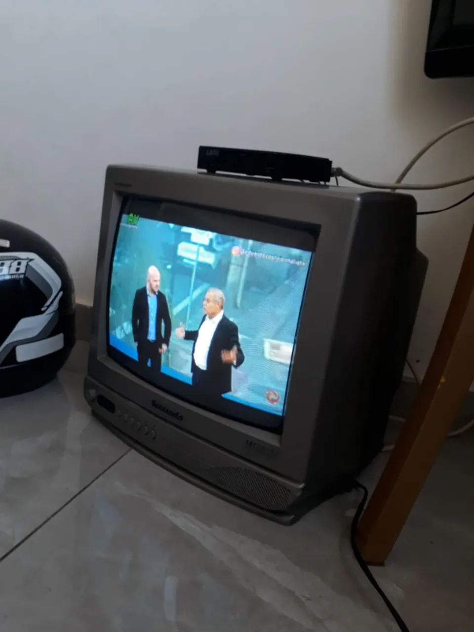R$120,00 !! TV COM CONVERSOR DIGITAL COM ENTRADA HDMI E USB