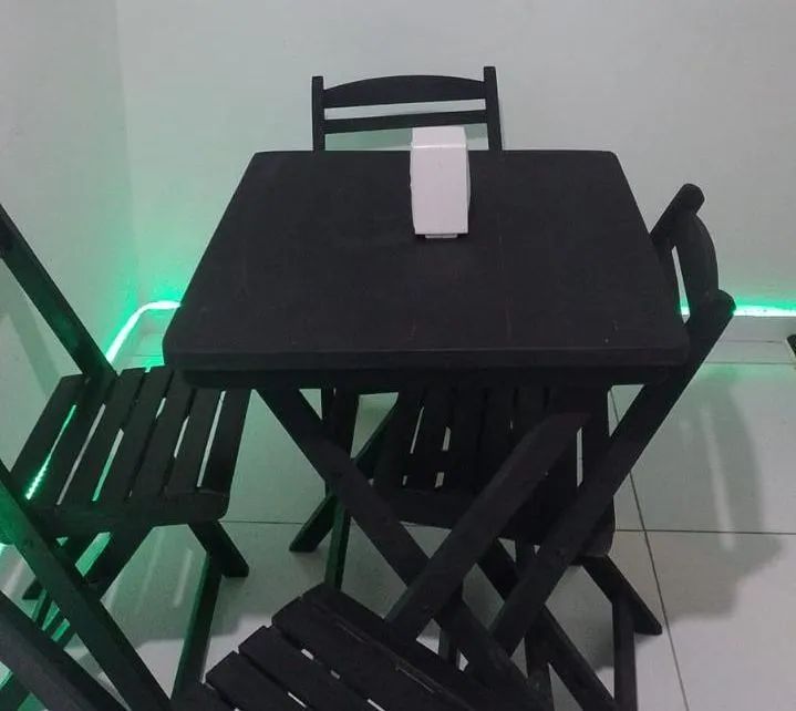 Selling 2 sets of folding table.64311797766787120