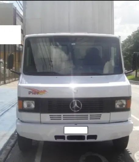 Mercedes-Benz 710 2012 Bau  - Foto 2
