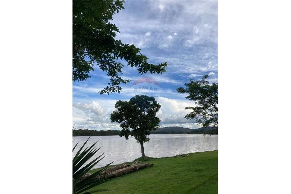 Desfrute sua vida as margens da represa do funil, no Condomínio Náutico Amigrande, com exc