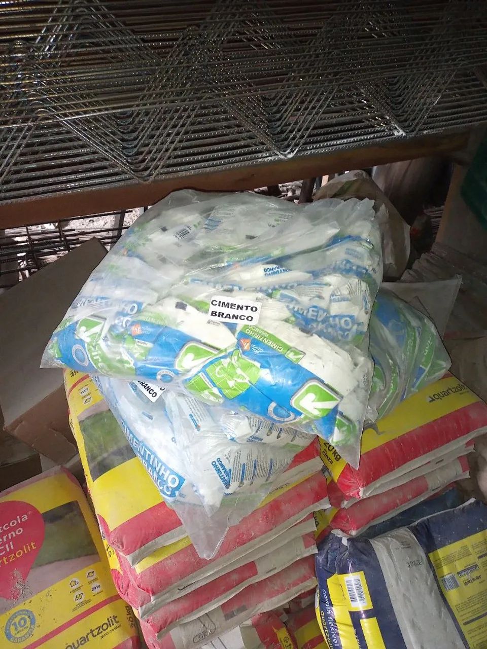 Cimento branco quartzolit de 1 kg