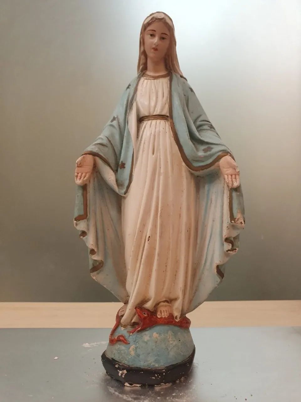 Nossa Senhora Das Graças em Gesso Maciço com 30cm - Foto 2