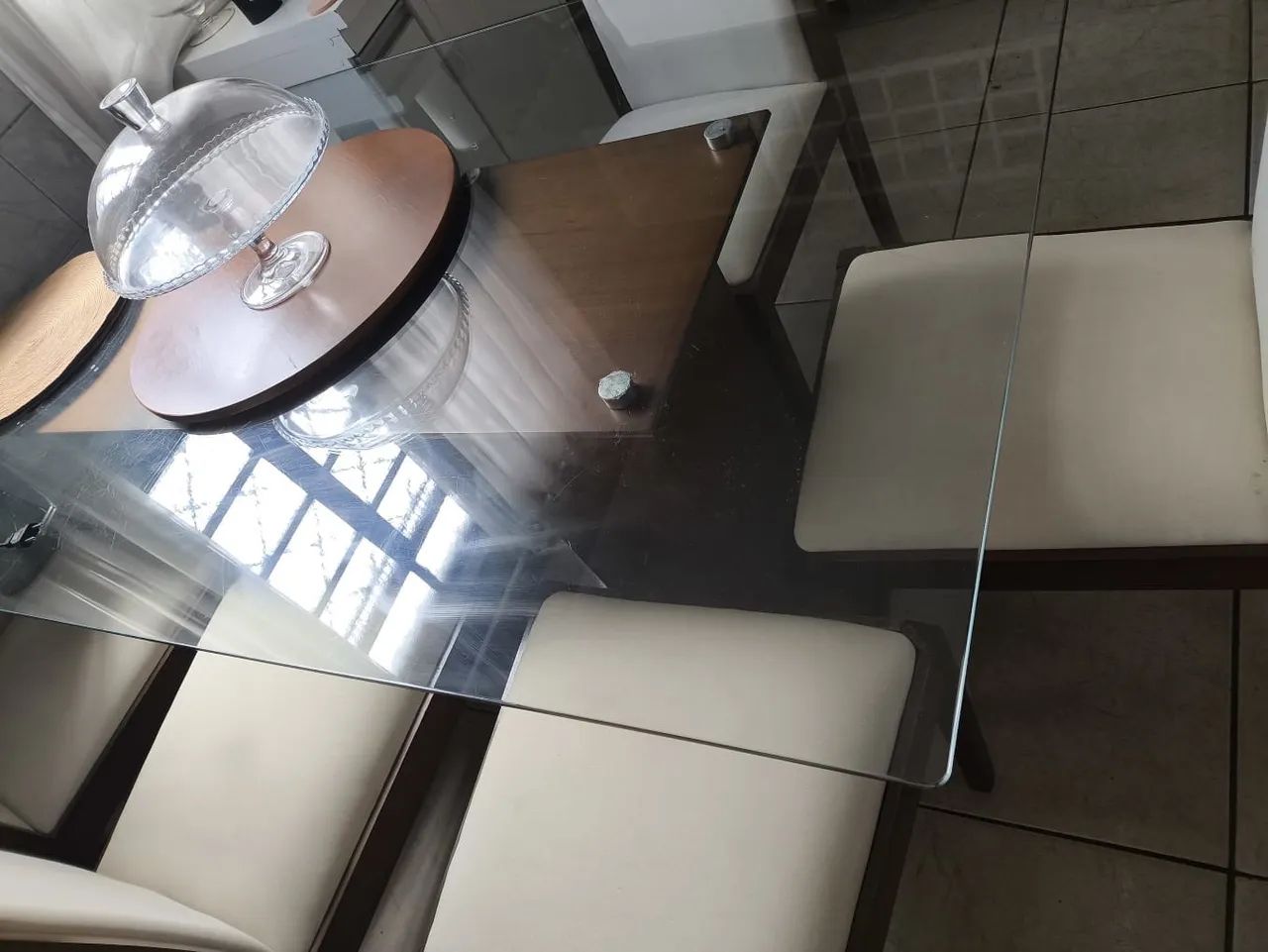 Mesa em vidro mais cadeiras - Foto 4