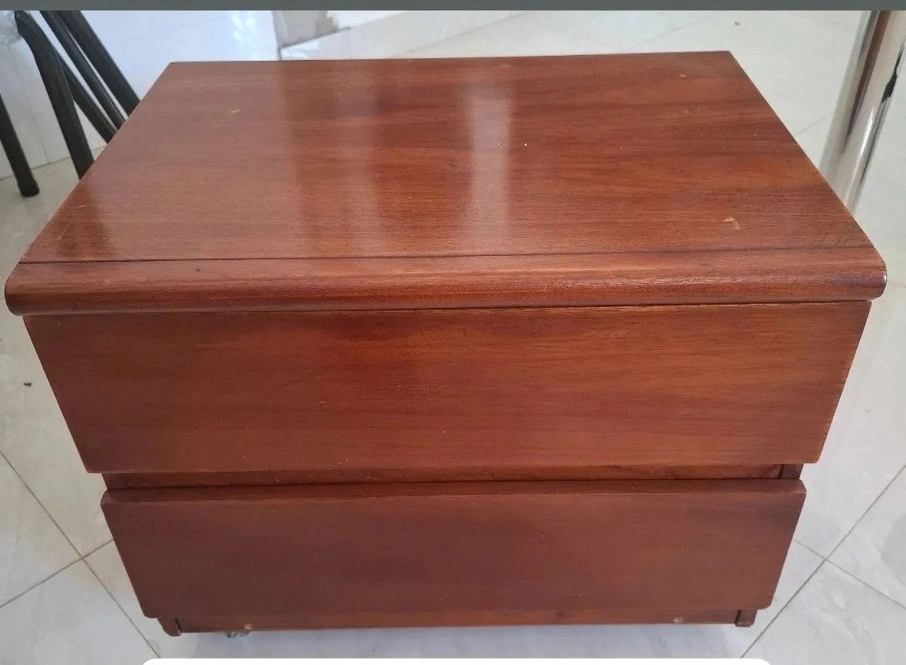 2 Mesa de cabeceira