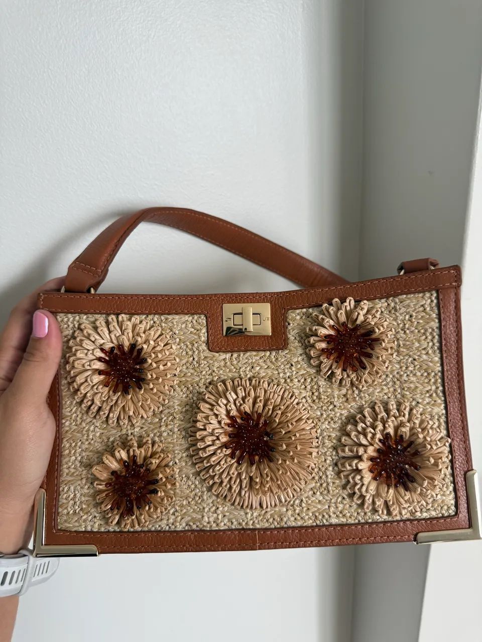 Bolsa Jorge Bischoff com detalhes de miçangas  - Foto 4