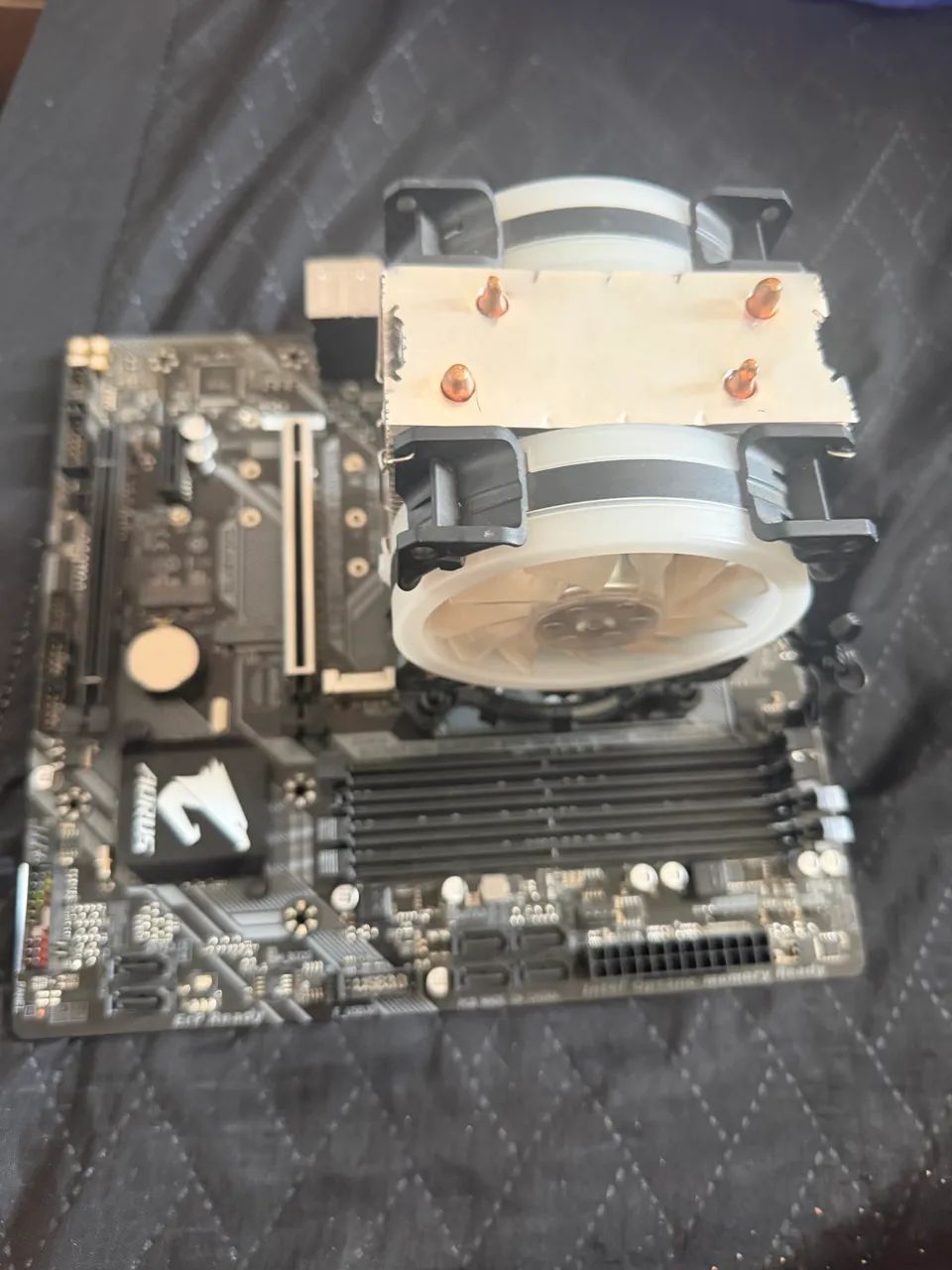 Kit placa mãe aorus +processador i5 9400f +cooler - Foto 2