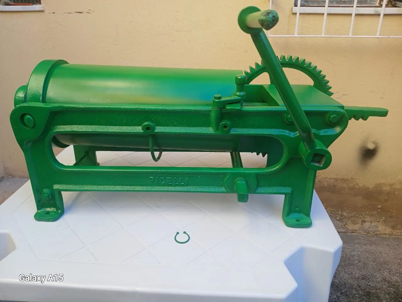 Vende-se canhão para fabricar linguiça.